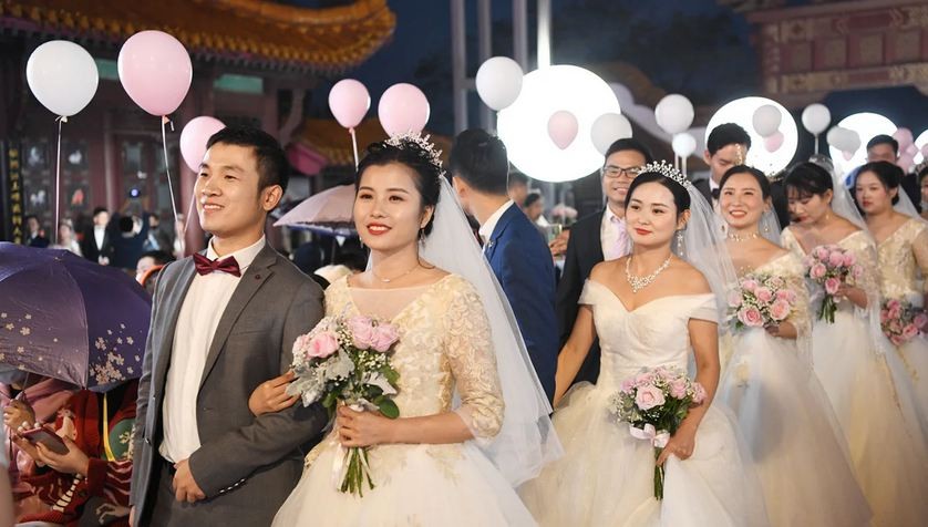 Đám cưới tập thể ở Trung Quốc.