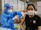 Chùm ảnh: Người dân TP.HCM tiêm vaccine Vero Cell
