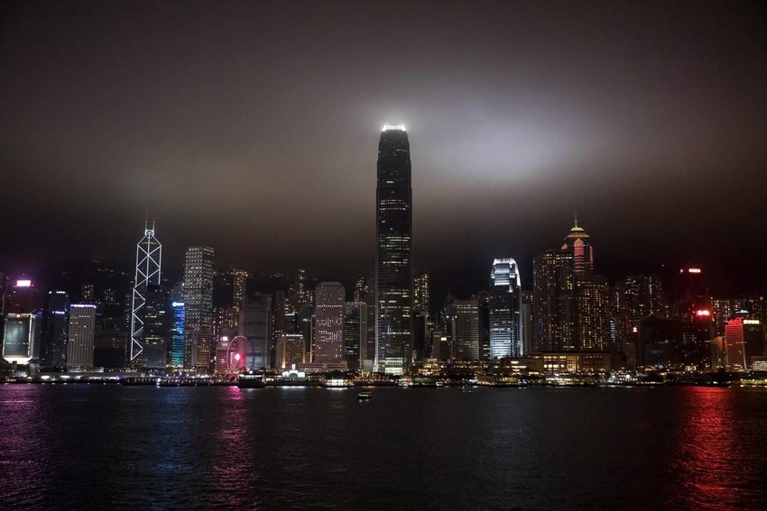 Cảng Victoria (Hong Kong) tắt đèn trong một tiếng đồng hồ cho giờ Trái đất. Ảnh: AFP 1