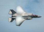 Mỹ phát triển tên lửa mới có thể 'hạ' J-20 của TQ