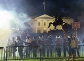 Ông Trump kêu gọi thẳng tay trừng trị những người biểu tình