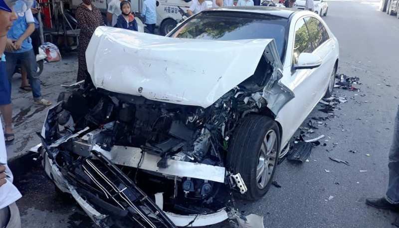 Tài xế MercedesMaybach S650 đánh người vì va chạm giao thông