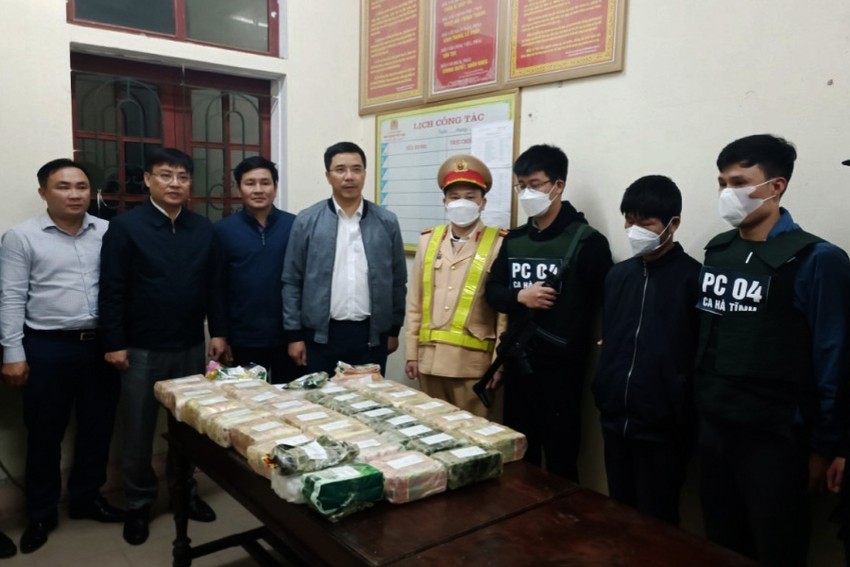 'Picked up' 31 kg of drugs by the roadside to send to Binh Duong, but he was arrested