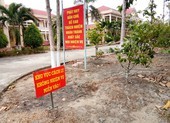 Tạm đình chỉ 2 cán bộ bị tố 'vận động' tiền trong khu cách ly