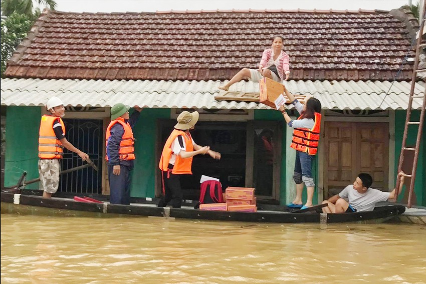 Bão lũ quét qua nhưng không ai dám làm từ thiện...