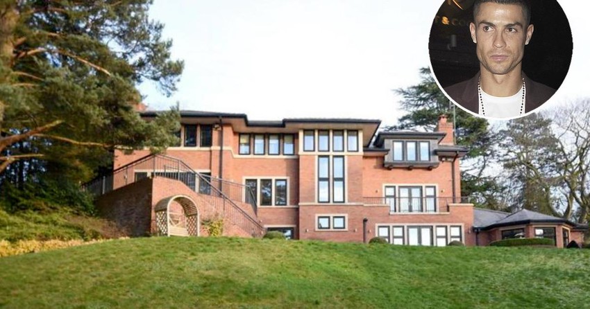 Ronaldo is selling his mansion in Manchester. 