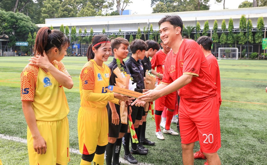 Former players Luu Ngoc Mai and Tuan Phong fuel the Vietnamese women's team photo 7