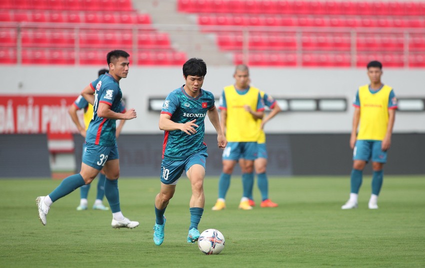 Ông Troussier tất bật 'chạy show', HLV của Palestine sợ thua ảnh 4