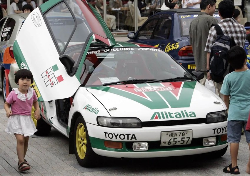 Khám phá chiếc xe kỳ lạ nhất mà Toyota từng sản xuất