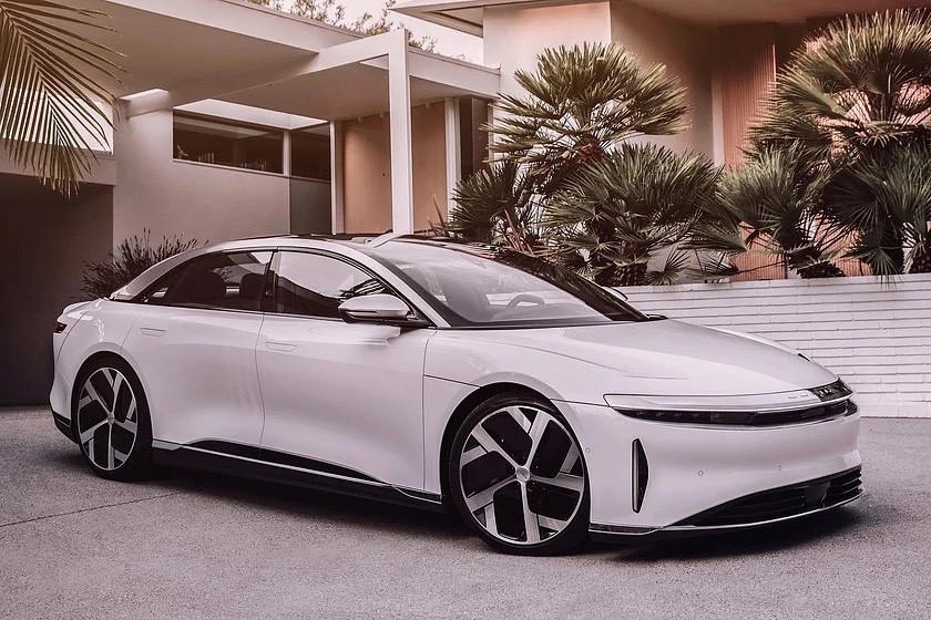Toyota công bố công nghệ pin mới cho xe điện sạc 10 phút đi hơn 1000 km
