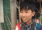 Người chú thừa nhận xích cổ bé trai là 'để giáo dục'