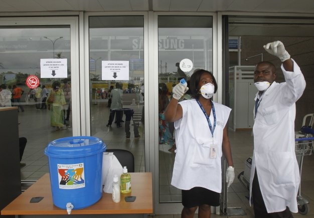 Dùng thuốc chưa thử nghiệm trị Ebola ảnh 1