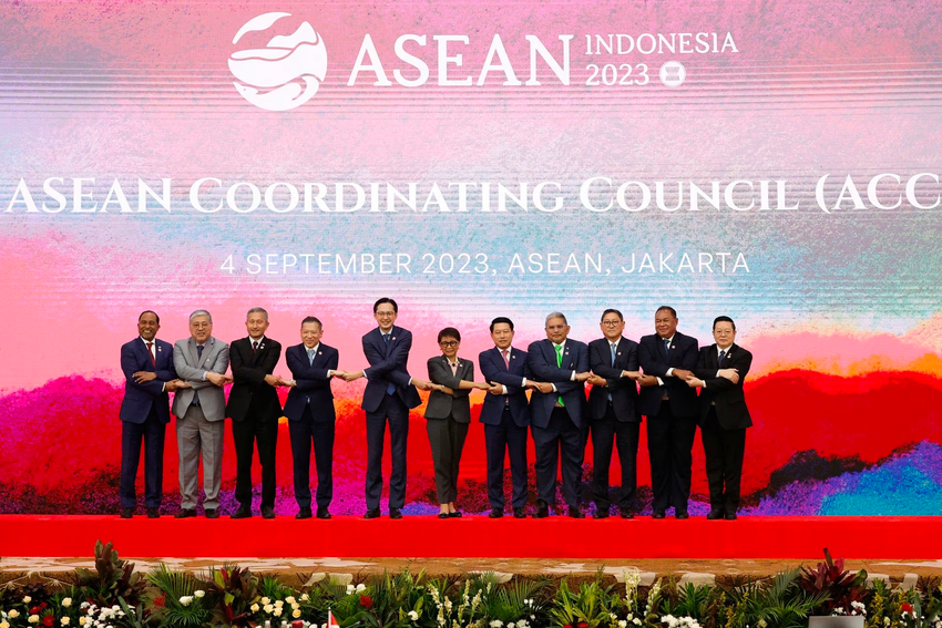 Hội nghị cấp cao ASEAN lần thứ 43 khai mạc giữa loạt diễn biến nóng khu vực ảnh 1