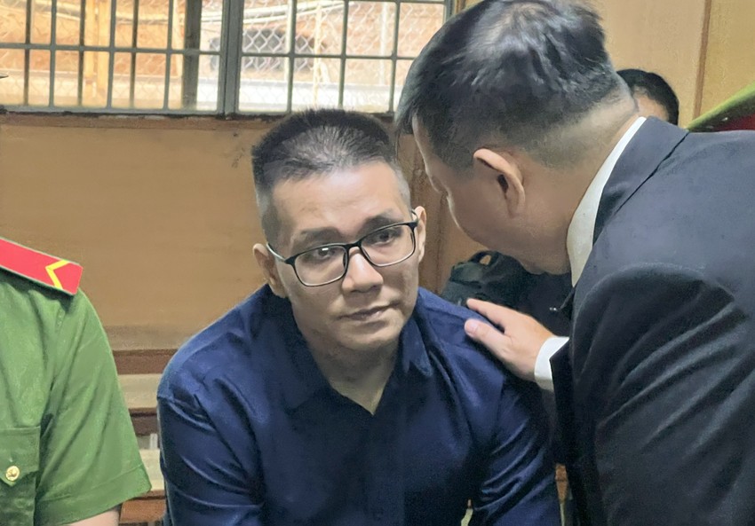 Nhâm Hoàng Khang bị đề nghị 8-9 năm tù về tội cưỡng đoạt tài sản ảnh 1