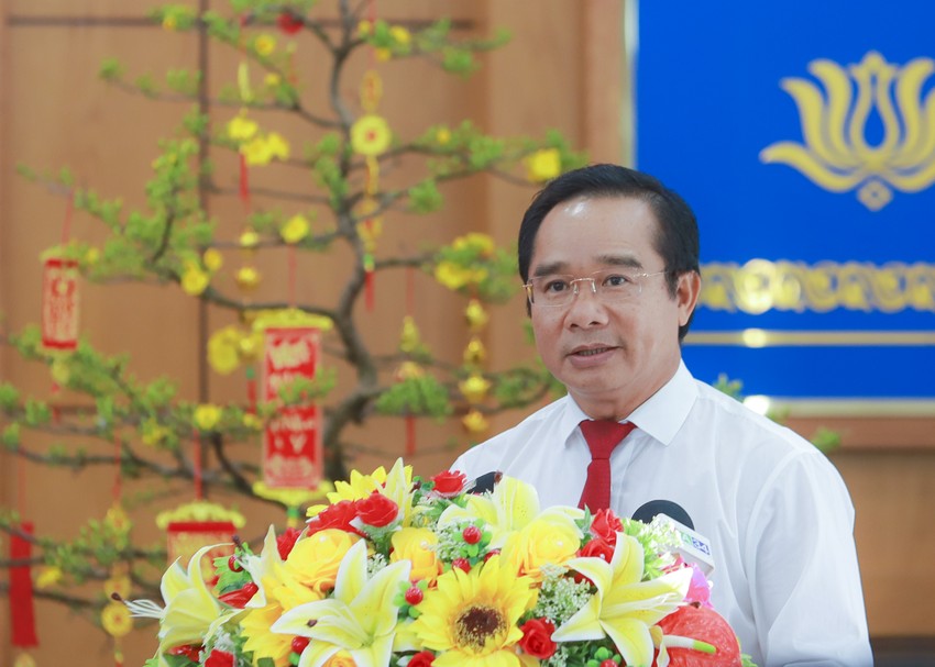 Former President, former Permanent Deputy Prime Minister wished Tet in Long An Photo 2