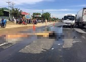 Sau cú tông vào ô tô, xe máy bốc cháy làm 2 người tử vong