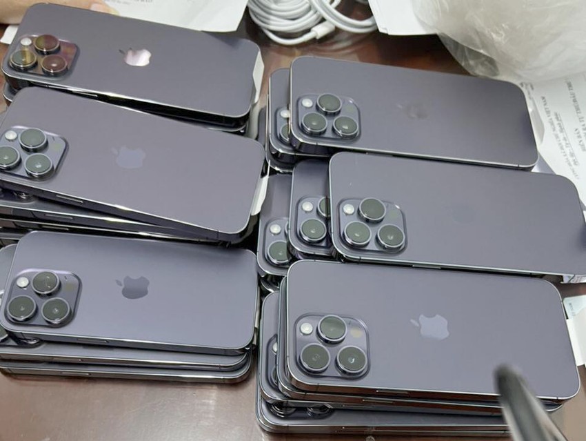 Stealing 42 iPhones in Hanoi and bringing them to Ho Chi Minh City, passing through Ninh Thuan, they were arrested