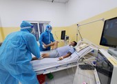 Bệnh nhân COVID-19 được tập phục hồi chức năng ngay khi đang thở máy