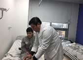 Lần đầu tiên nối mạch máu vi phẫu không cần kim chỉ