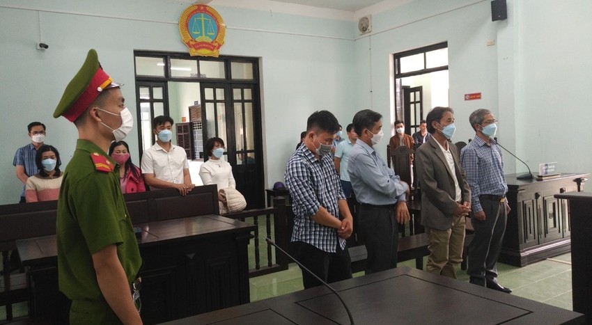2 cựu lãnh đạo huyện ở Kon Tum bị kết án do liên quan đất đai ảnh 1