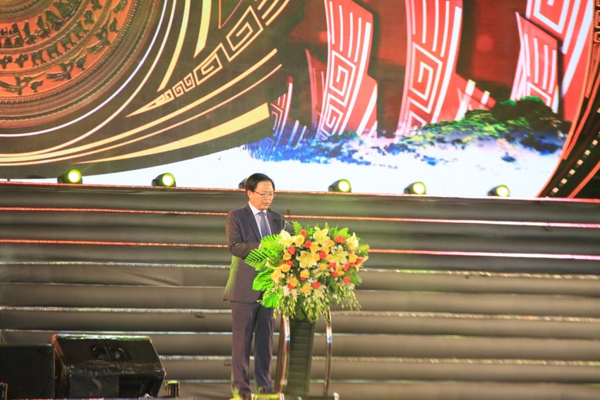 Opening ceremony of the 4th Cultural Festival of Central Vietnam's ethnic groups photo 2