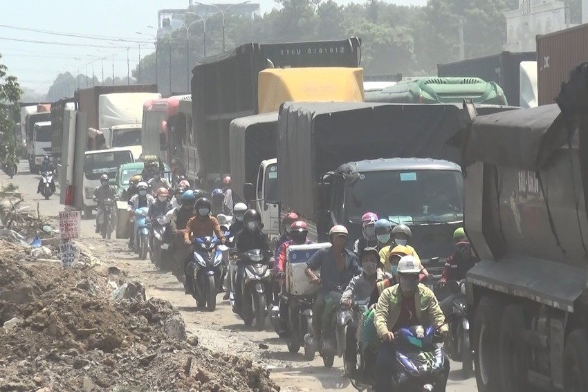Kinh hoàng cảnh kẹt xe trên mọi ngả đường khu Đông TP HCM  Báo Người lao  động
