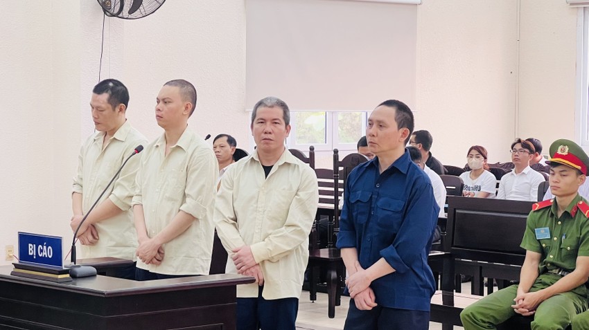 Xét xử nhóm buôn lậu hàng hóa trị giá hơn 65 tỉ đồng ảnh 1