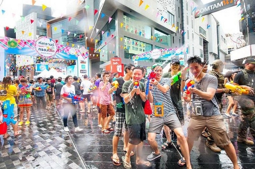 Lễ hội té nước Songkran: Đi đâu, làm gì ở Thái Lan? ảnh 1