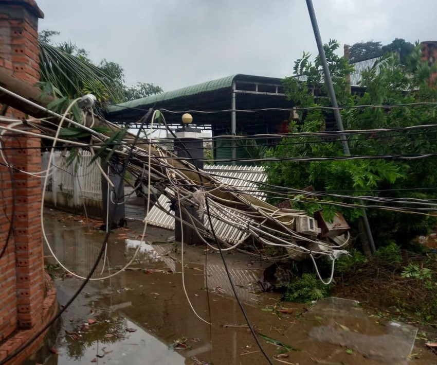 Ba Ria-Vung Tau: More than 40 houses in Dat Do have their roofs torn off and damaged by tornadoes photo 3