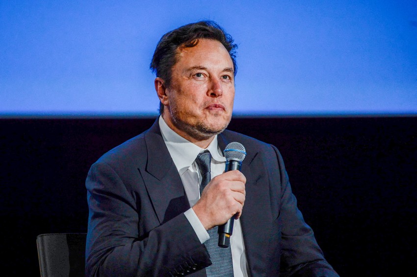 Tỉ phú Elon Musk kêu gọi tạm dừng phát triển AI, cảnh báo ‘nguy cơ cho xã hội’ ảnh 1