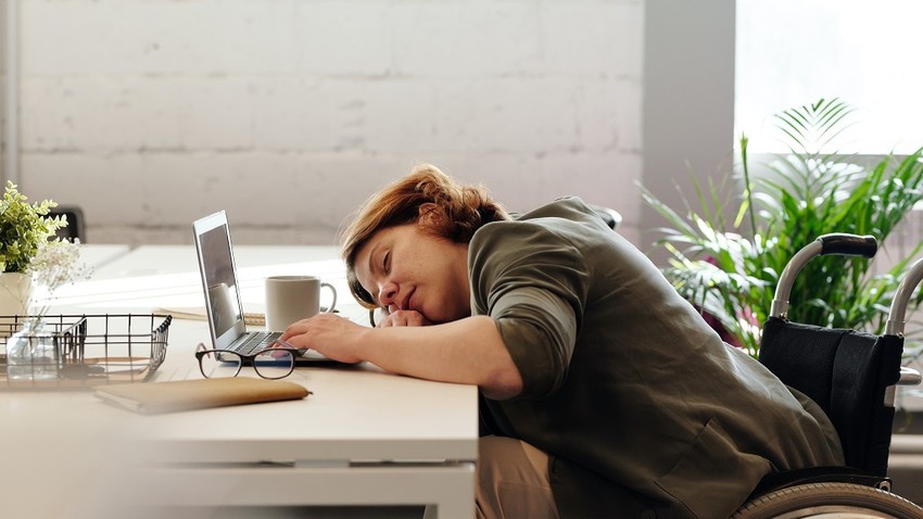 Tại sao chúng ta cảm thấy uể oải sau bữa trưa và cách khắc phục ảnh 1