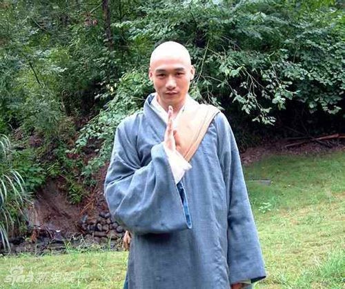 Cao Hổ với vai Hư Trúc trong Thiên long bát bộ phiên bản 2003 Cao Hổ với vai Hư Trúc trong Thiên long bát bộ phiên bản 2003