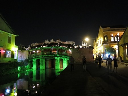 Đêm Hội An đẹp lung linh, huyền ảo từng góc phố