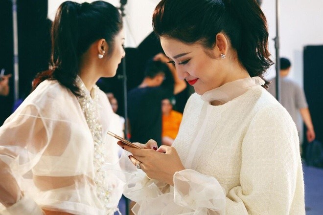 Hậu trường chụp ảnh của các hoa hậu Việt