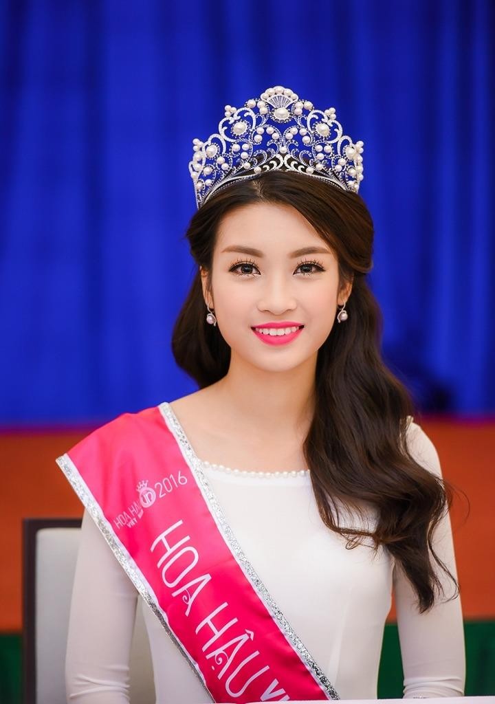 Thí sinh nổi bật tại Hoa hậu Việt Nam Đẹp chuẩn hoa hậu thích đọc sách