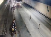 Vụ đập xe ở hầm Phước Tượng: Hiện trường có cây rựa dài