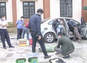 Một phụ nữ vận chuyển 74 kg thuốc nổ trên ô tô