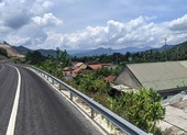 Cần di dời gấp 21 hộ dân dưới chân đường cao tốc