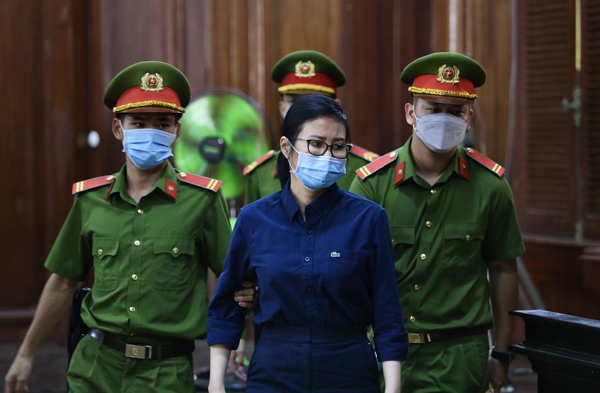 Doanh nghiệp biếu quà quan chức: Bánh ít đi, bánh quy lại ảnh 1