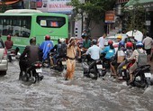 2 ứng dụng cần có trên điện thoại khi trời mưa bão