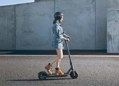 Hai mẫu xe điện siêu nhỏ gọn, dễ dàng gấp lại