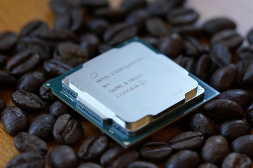 Intel phát hành bản vá bí ẩn cho hầu hết CPU hiện đại. Ảnh: Gordon Mah Ung/IDG