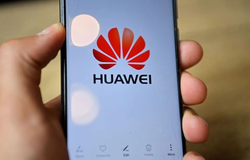 Lệnh cấm Huawei có thể gây ra hậu quả kinh tế 100 tỷ USD. Ảnh: Gecko