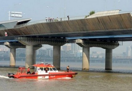 Nhà đài bị chỉ trích vì tường thuật trực tiếp cảnh tự vẫn ảnh 2