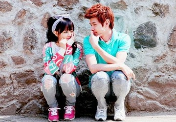 Lợi thế khi yêu chàng… trẻ con ảnh 1
