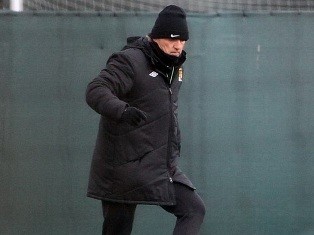 Mancini sẽ ở lại Man City dù thua cúp FA! ảnh 1
