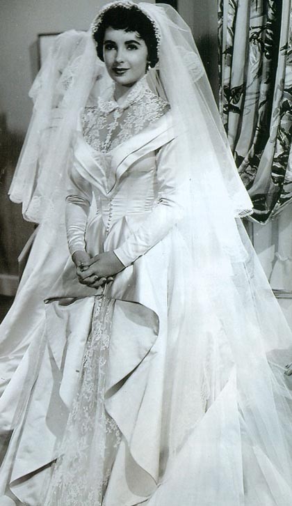 Xu hướng váy cưới và sự thay đổi của thời trang trong 100 năm qua  VTVVN