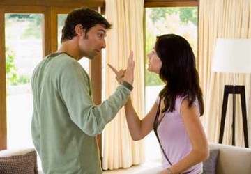 Tự đốt nhà mình ảnh 1