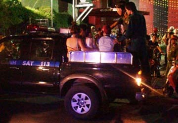 Hàng trăm cảnh sát đột kích vũ trường lớn nhất vùng ven Sài Gòn ảnh 5