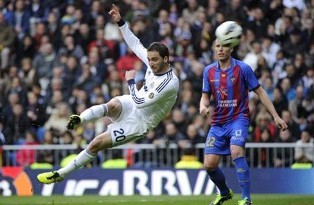 Higuain lập siêu phẩm, Real ngược dòng ngoạn mục ảnh 1